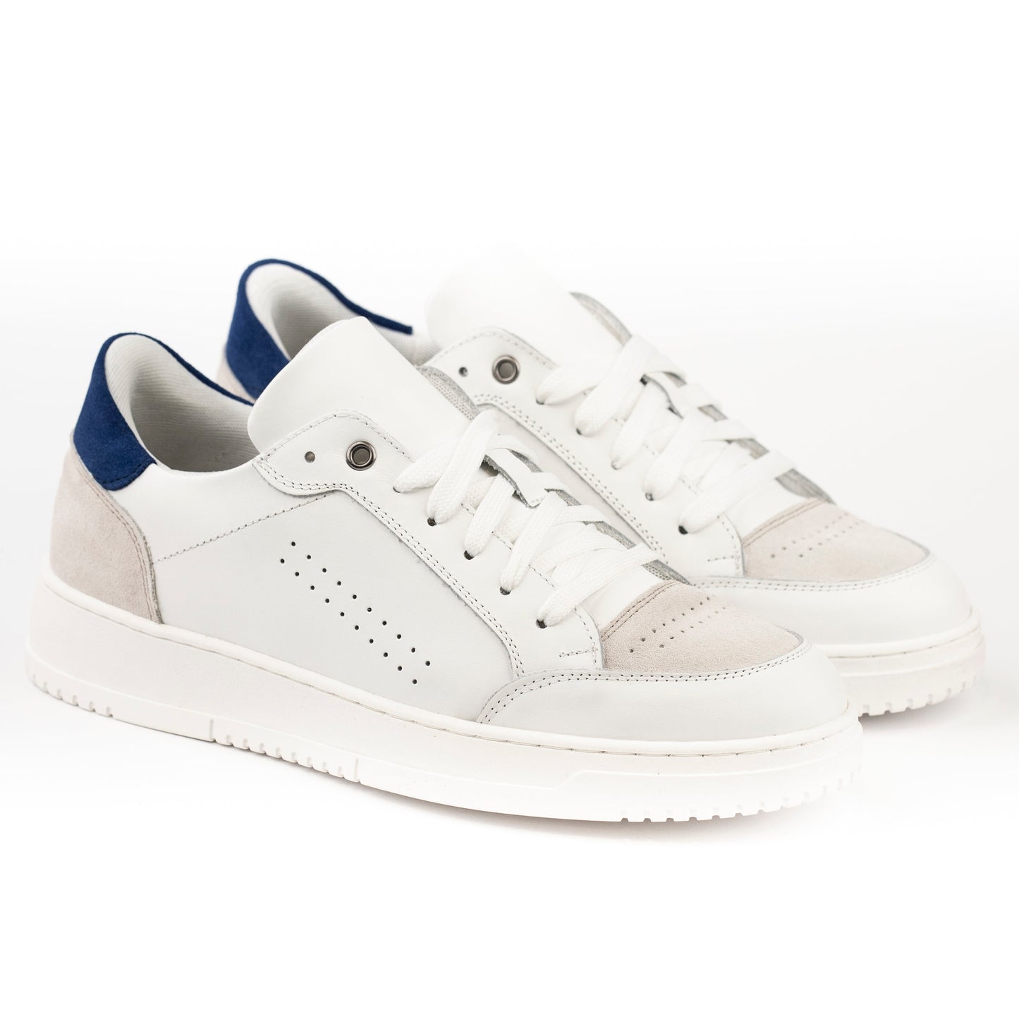 Sneakers Basket