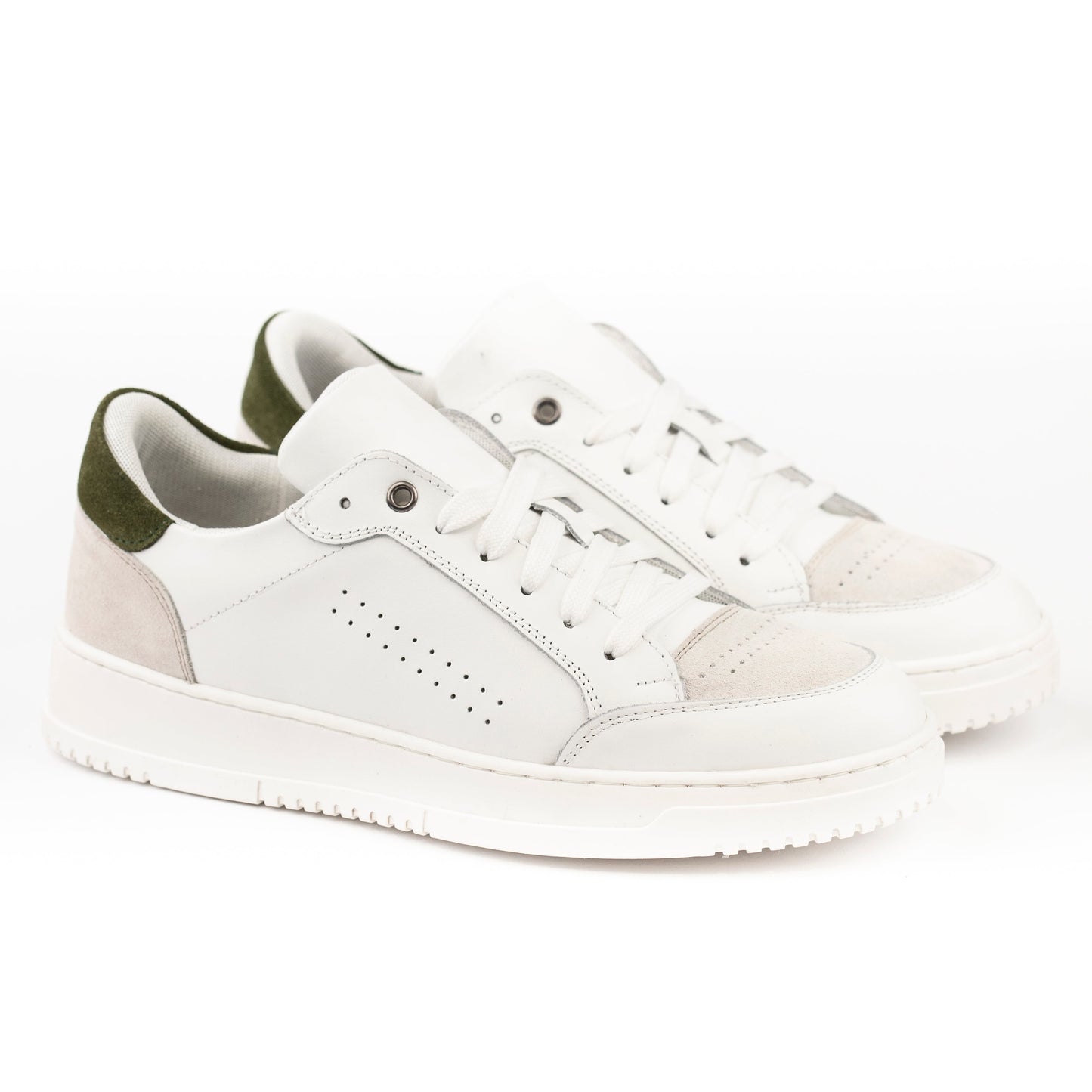 Sneakers Basket