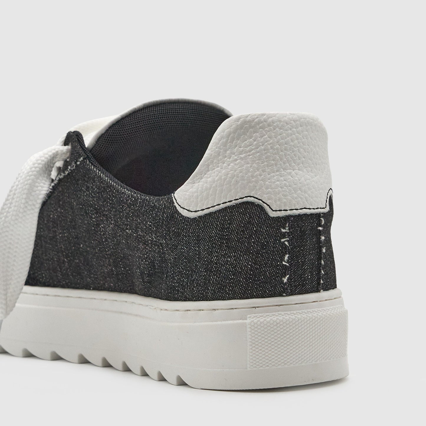 StrikeOne - Noir Denim
